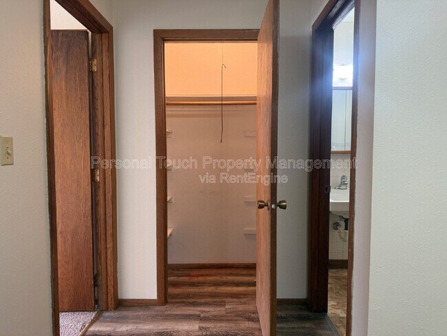 Foto del edificio - 301 6th St S