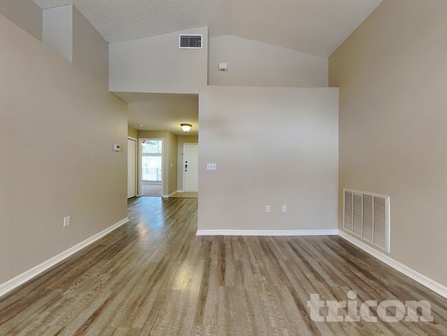 Building Photo - 4613 Hunts Ave