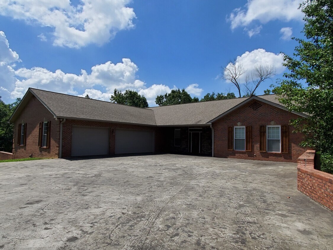 9309 Daybreak Dr, Knoxville, TN 37931 House Rental in Knoxville, TN