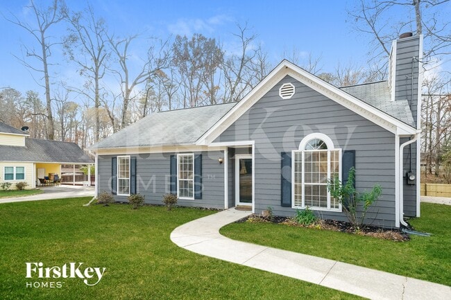 Building Photo - 102 Carriage Dr