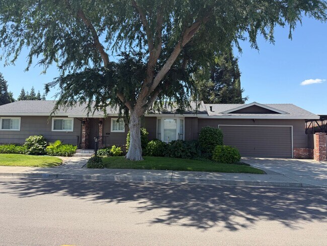 Foto del edificio - 3 Bedroom 2 bath with Rv Parking