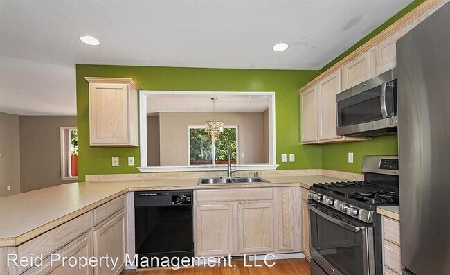 Foto del edificio - 3 br, 2.5 bath House - 1034 NW Poppy Ct