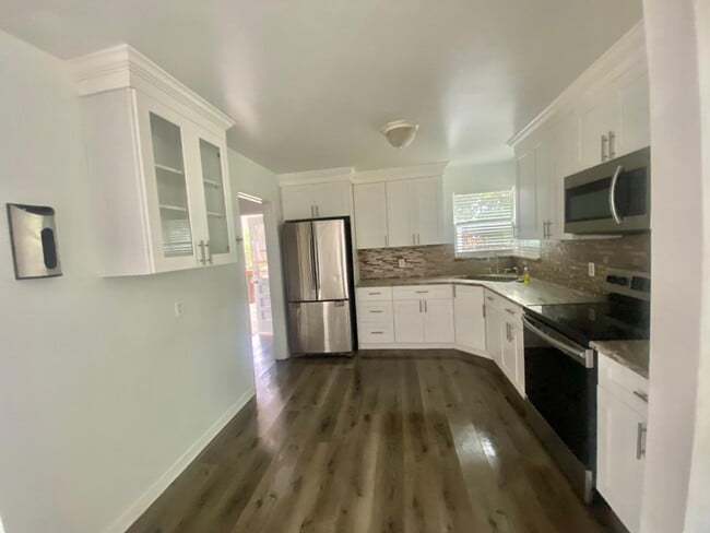 Foto del edificio - 2076 7th Ave SW