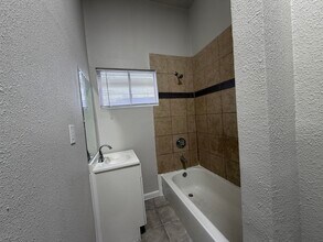 Building Photo - 3710 Holmes Rd