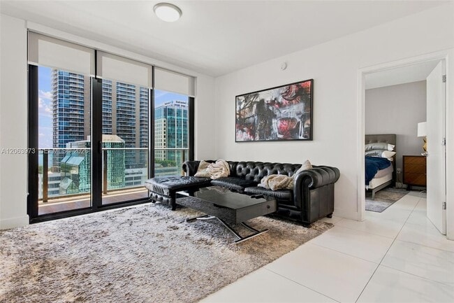 Building Photo - 1010 Brickell Ave