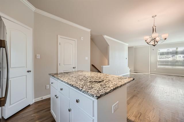 Foto del edificio - 301 E Lamar St