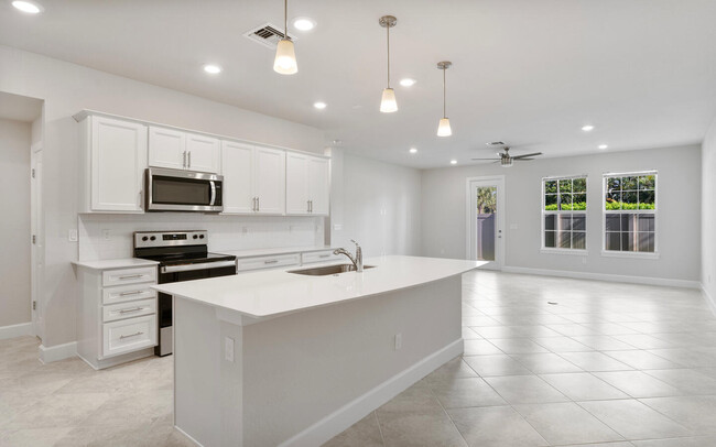 Building Photo - 1823 SE Ocean Cove Way
