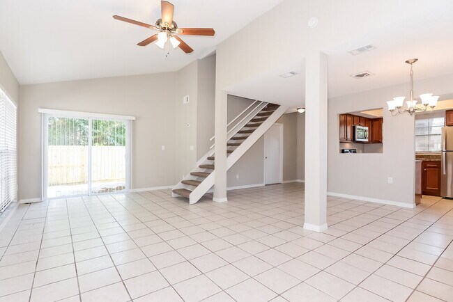 Foto del edificio - 764 Northmoor Ave N