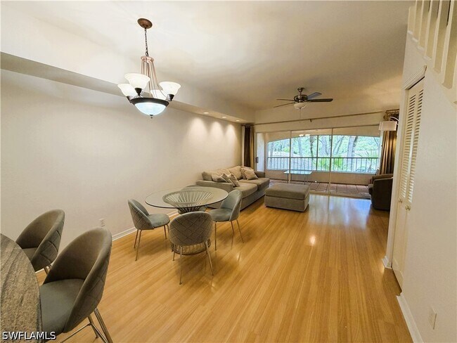 Foto del edificio - 1018 Woodshire Ln