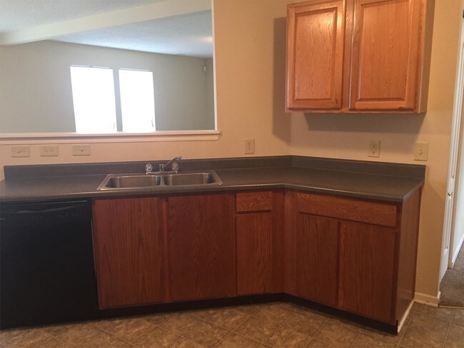 Building Photo - 8332 Becks Mill Ln