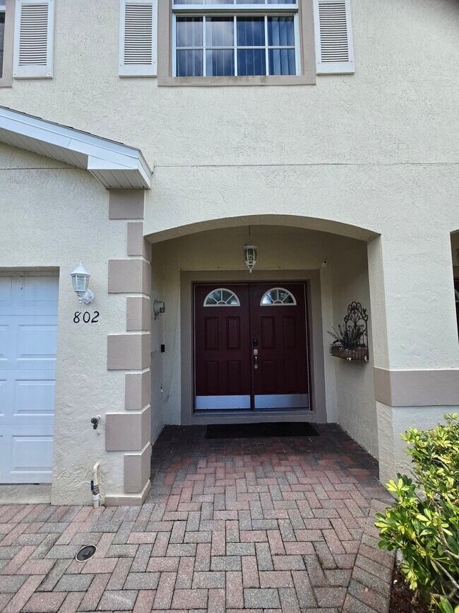 Foto del edificio - 802 King Neptune Ln