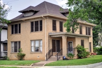 Primary Photo - 715 S Jennings Ave