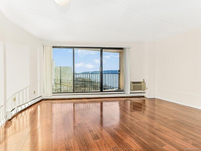 Foto del edificio - 1155 Warburton Ave