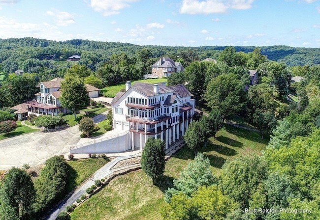 Foto del edificio - 16068 Serenity Point Ln