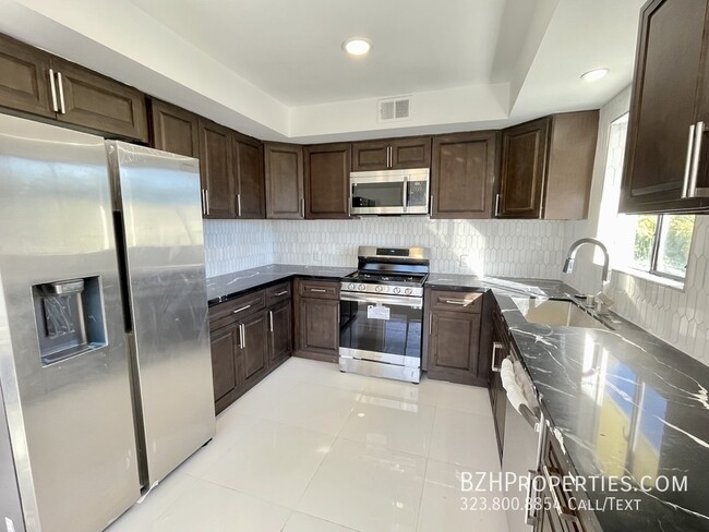 Foto del edificio - 7711 Romaine St