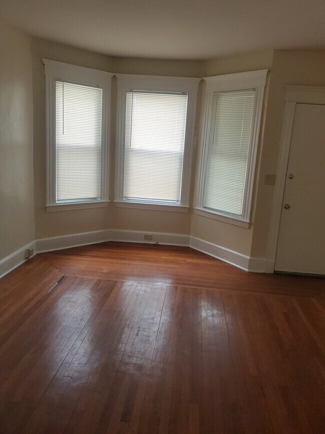 318 Howard Ave Unit 1st floor, New Haven, CT 06519 Apartments in New