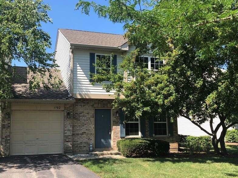 Aut 6 Rounds 1192 N Village Dr, Round Lake Beach, IL 60073 | Apartments.com