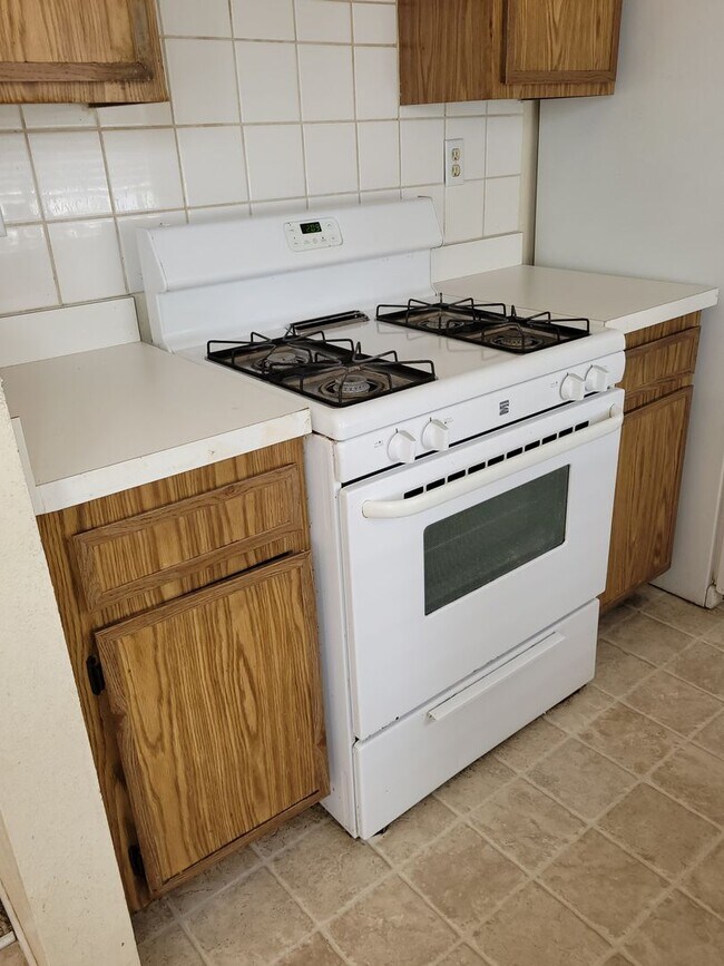 Building Photo - Central Mira Mesa Condo