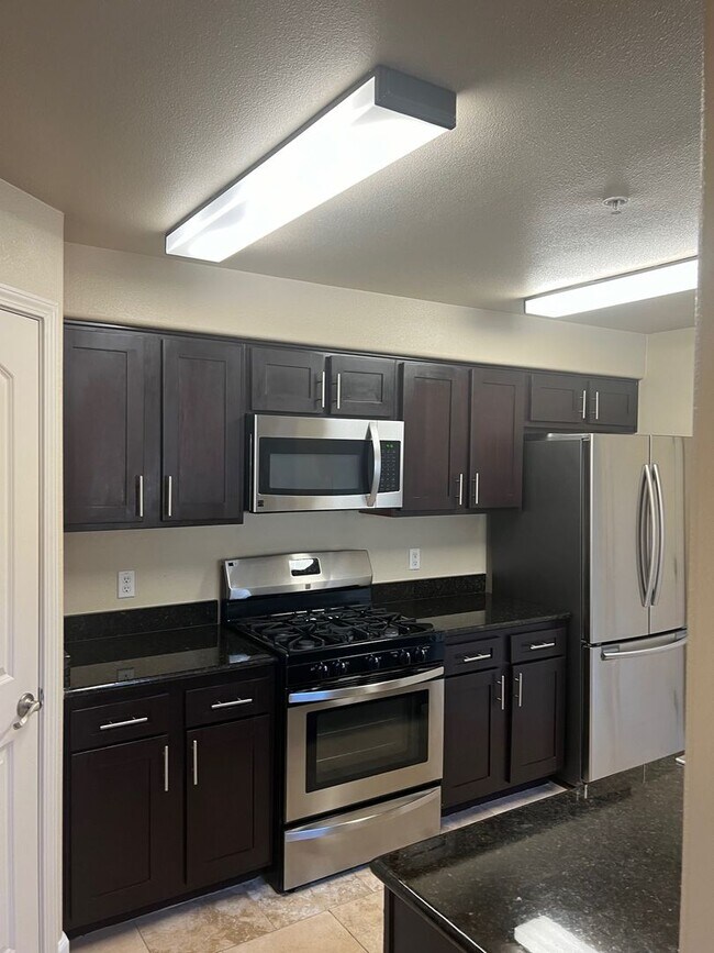 Foto del edificio - Luxury Condo in Natomas!
