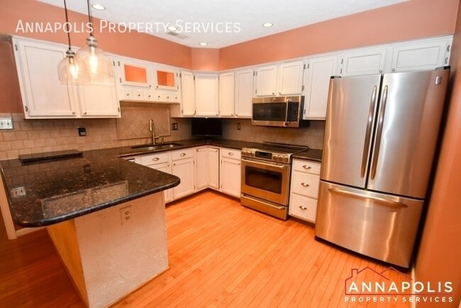 Foto del edificio - 714 Old Love Point Rd