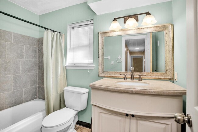 Foto del edificio - 23918 Spring Gum Dr