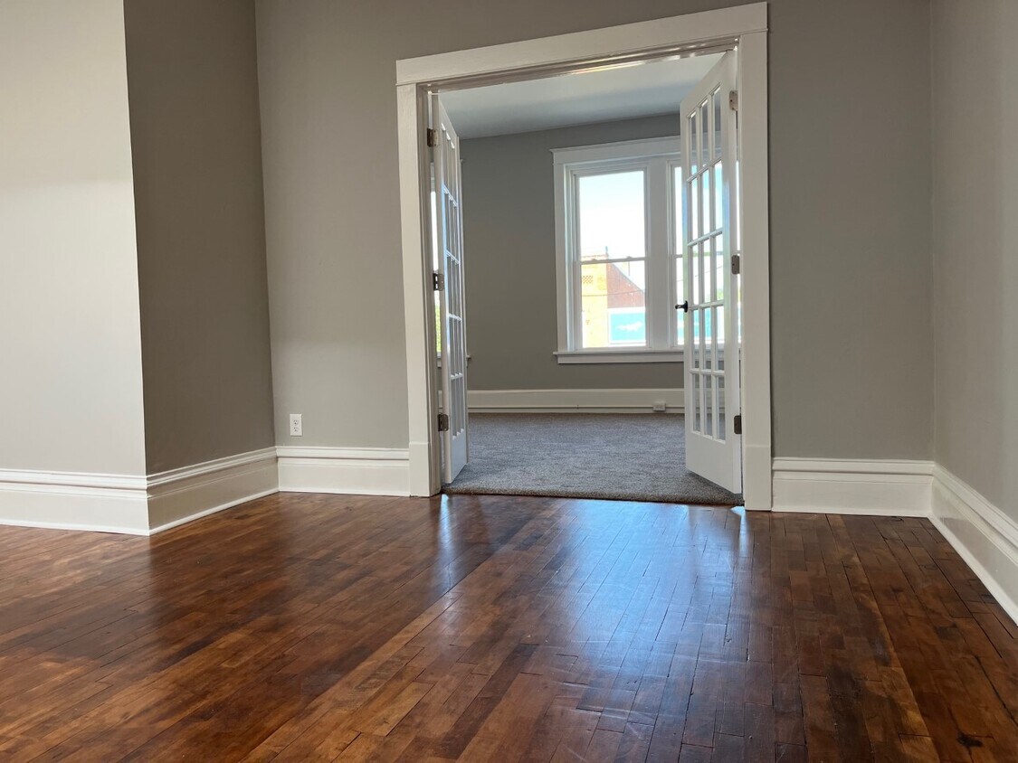 201 N Main St Unit 1, Waupaca, WI 54981 Apartments 201 N Main St