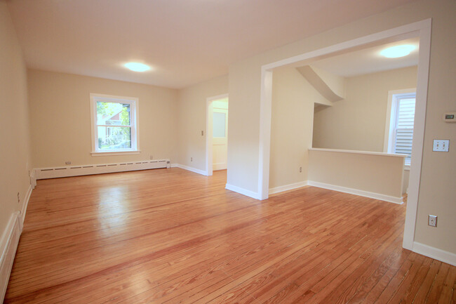 Living and dining area - 1717 Greenwood St