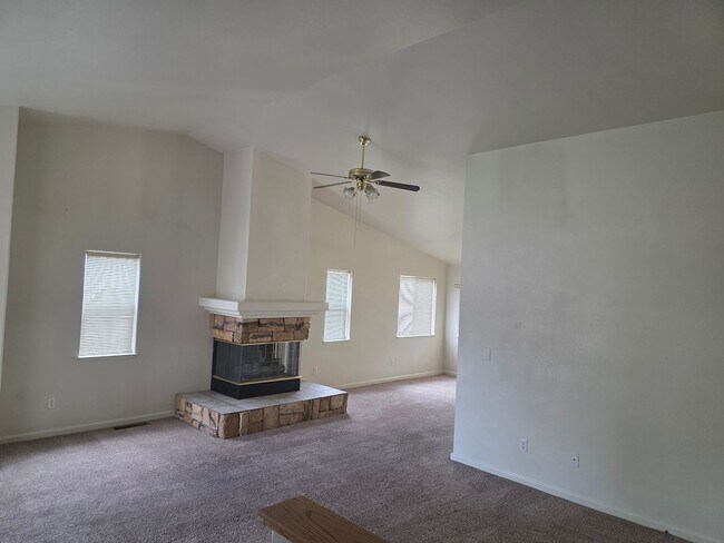 Foto del edificio - 1303 Chichester Dr