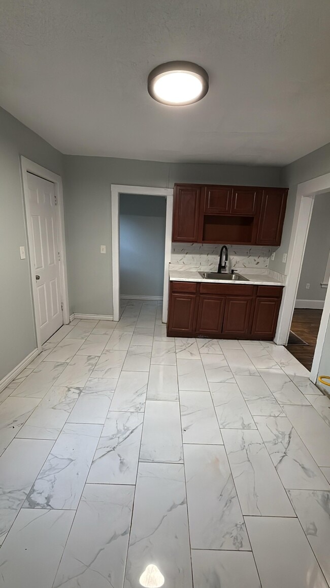 Building Photo - 251 Newhall St