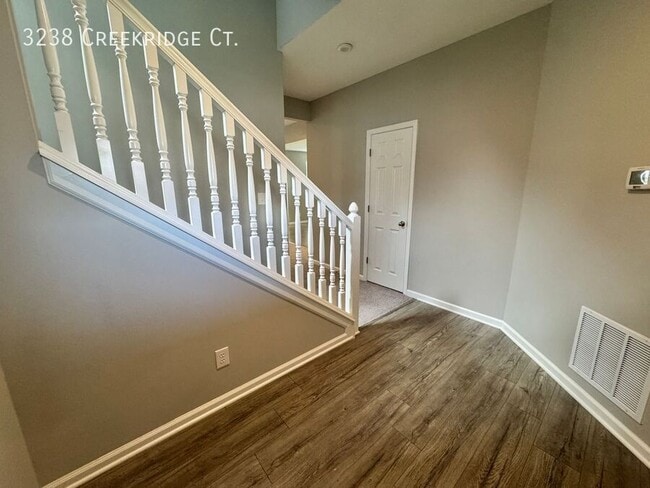 Building Photo - 3238 Creekridge Ct