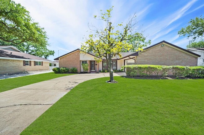 Building Photo - 4943 Cheena Dr