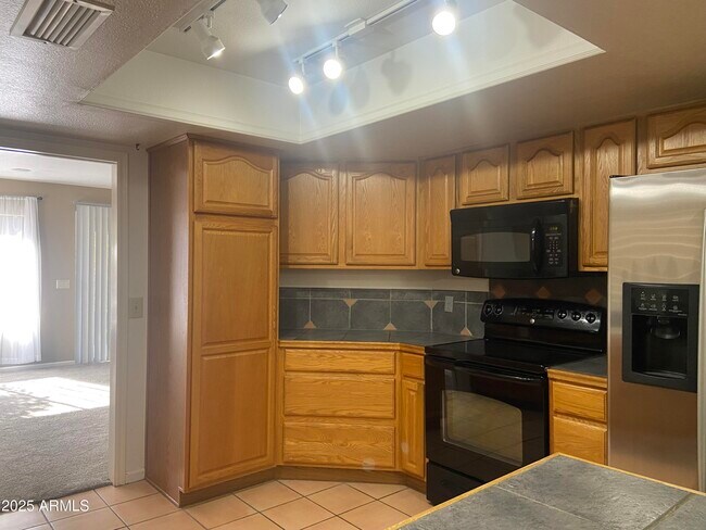 Foto del edificio - 4325 E Greenway Ln