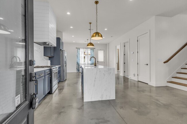 Foto del edificio - 715 32nd Ave N