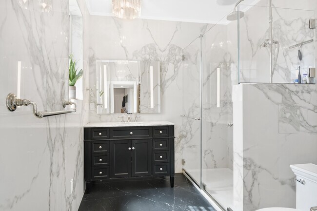 Foto del edificio - 57 Pintard Ave