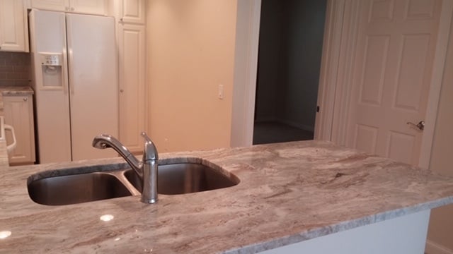 Kitchen Granite - 15375 Laughing Gull Ln