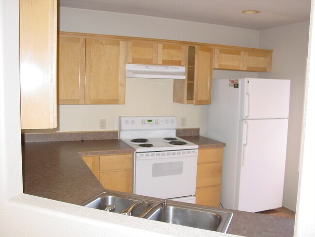 Foto del edificio - 2BR/1BA/2GA, 1039 sq.ft. rental in Sierra ...