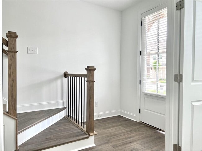 Building Photo - 3619 Myron Pl