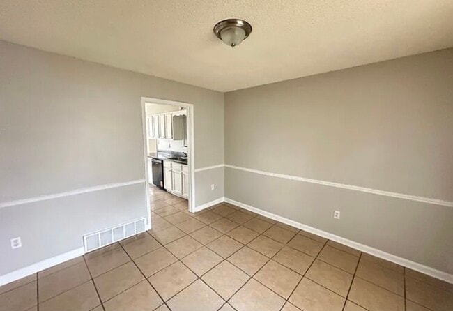 Building Photo - MOVE IN READY NOW!!’