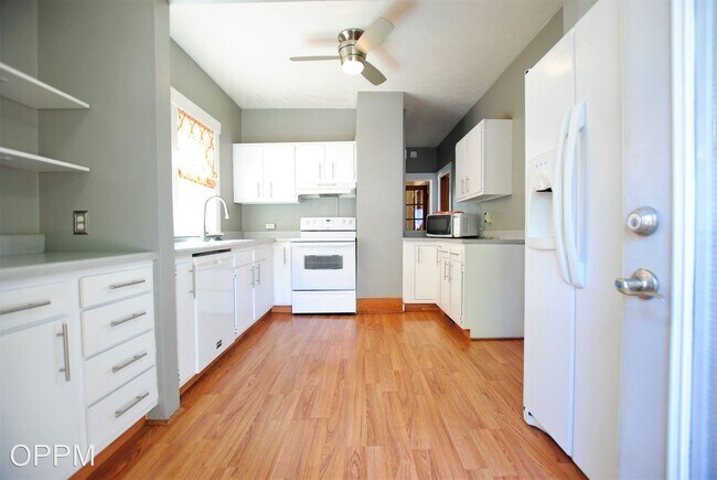Building Photo - 2 br, 2 bath House - 4316 Chicago Street