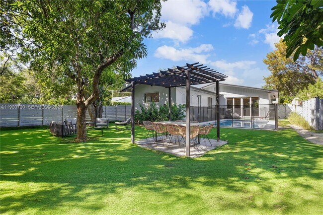 Building Photo - 270 NW 50th St