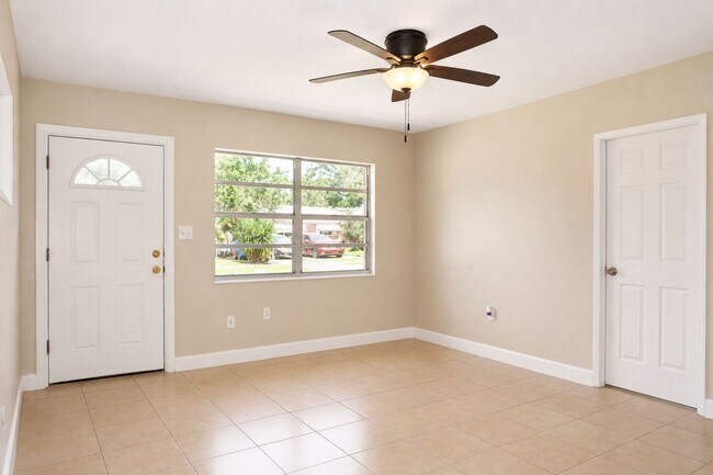 Foto del edificio - 3 Bedroom, 1 Bathroom Home for Rent in Largo!