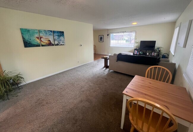 Foto del edificio - 1520 White Ave