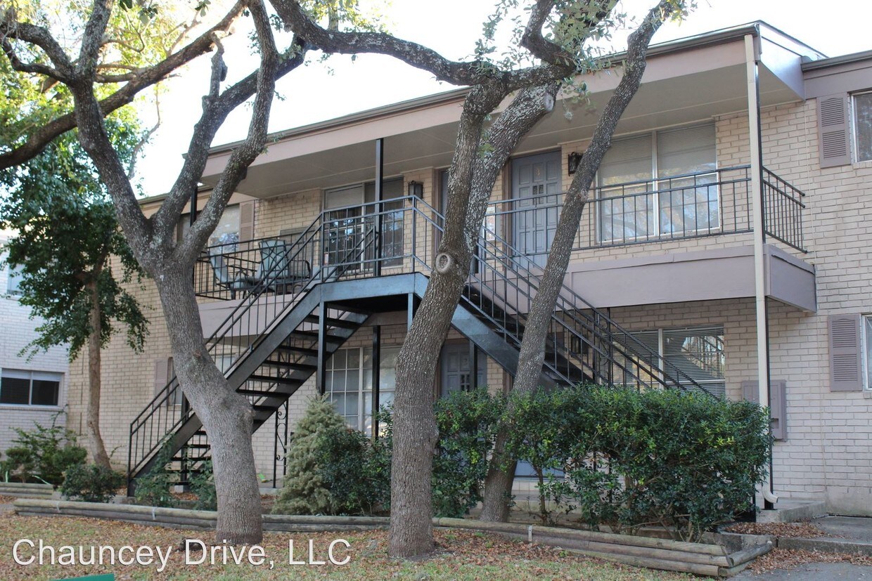 Foto principal - 606 Chauncey Dr