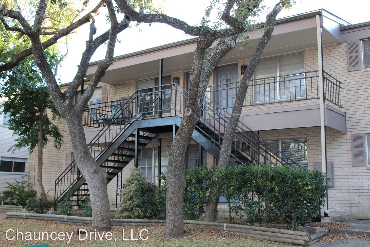 Primary Photo - 606 Chauncey Dr