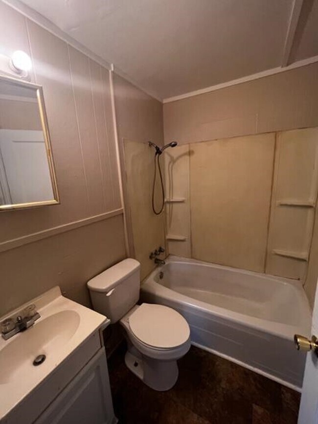 Foto del edificio - 107 Cloverdale Ct