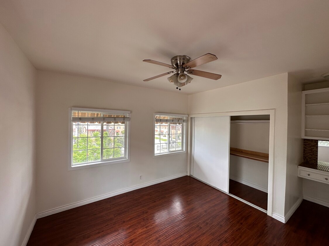 Primary Photo - 1414 N Hobart Blvd