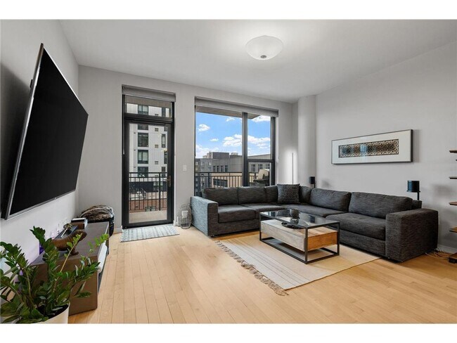 Foto del edificio - 740 Portland Ave