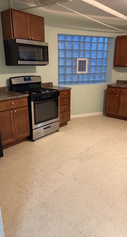 Foto del edificio - 8035 S Marquette Ave