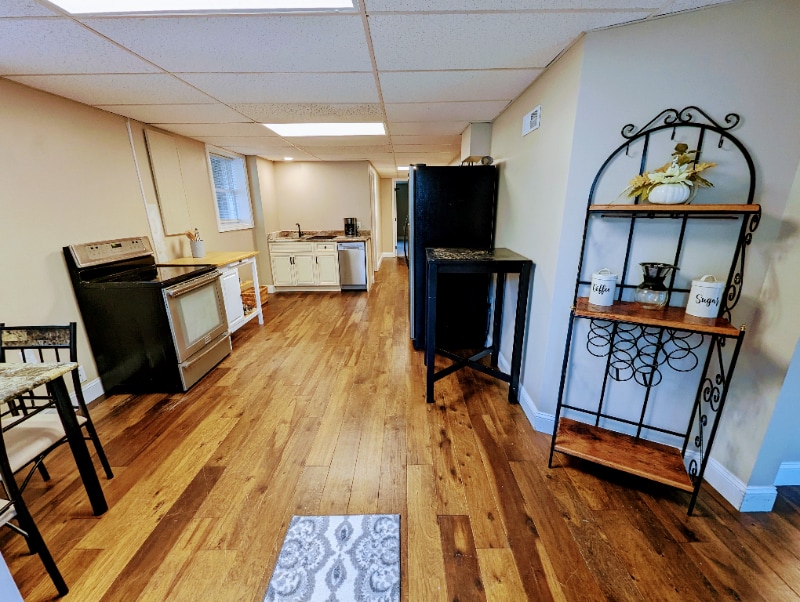 923 Nantucket Ave Unit B, Mount Carmel, TN 37645 Room for Rent in