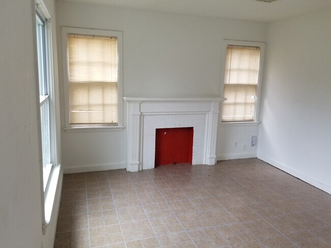 Front room - 737 SW 47th St